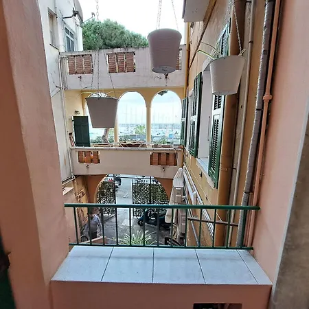 Sara's Bilocale Lägenhet Sanremo