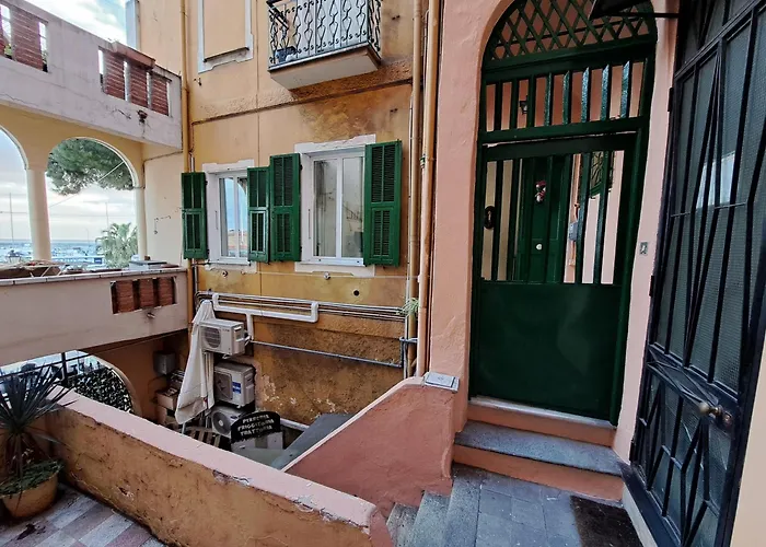 Sara's Bilocale Apartman *