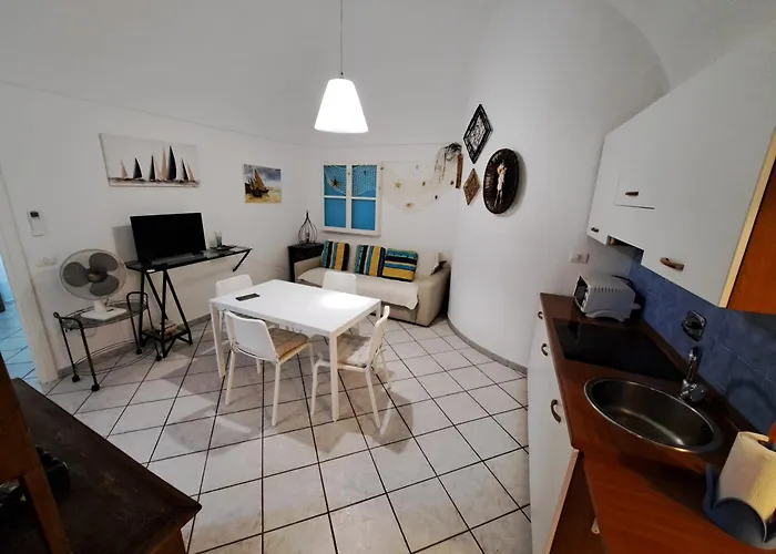 Sara's Bilocale Apartman *